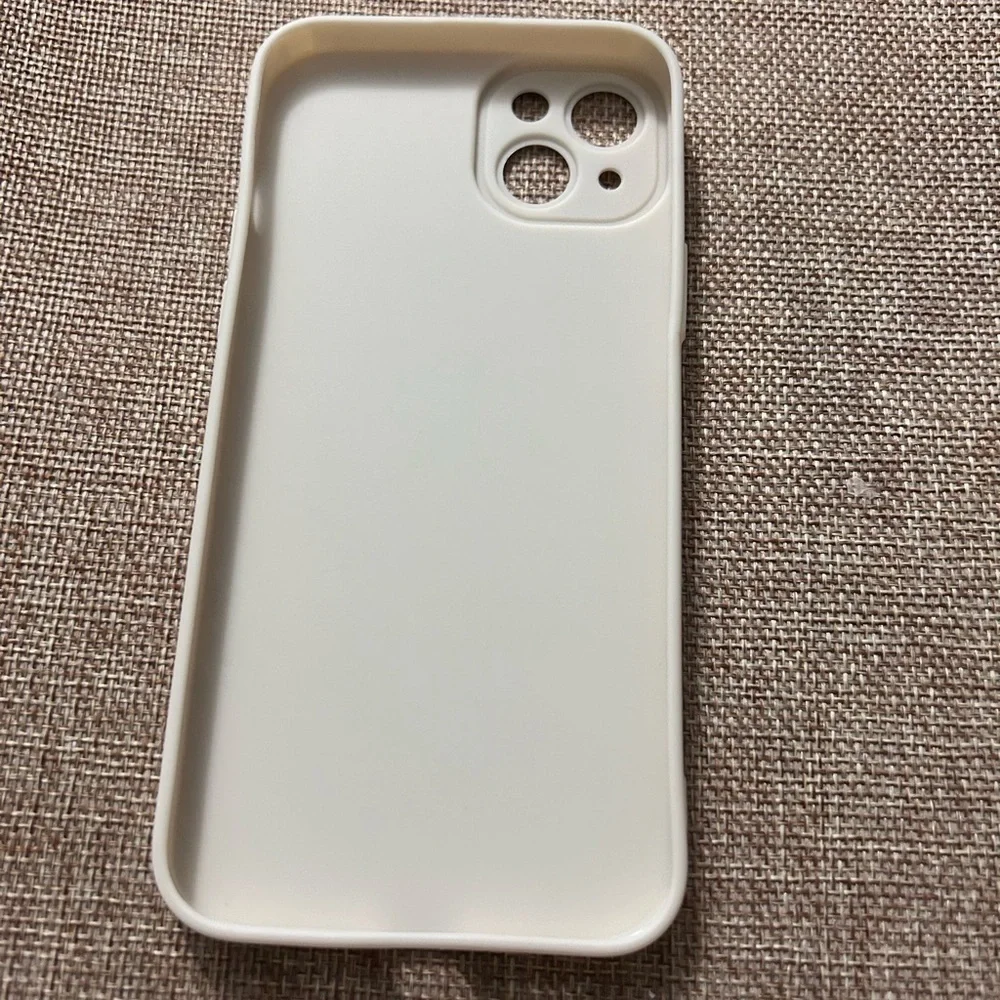 iPhone 14 Plus Case Cream w Flowers See description for compatible iPhones  NWOT